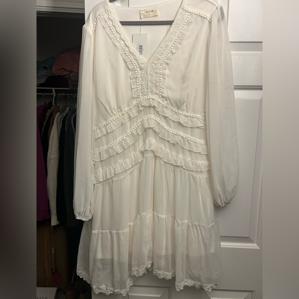 Elegant White Long Sleeve Dress